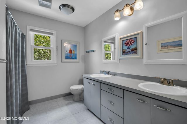9 Woodcrest Terrace, Englishtown, NJ 07726