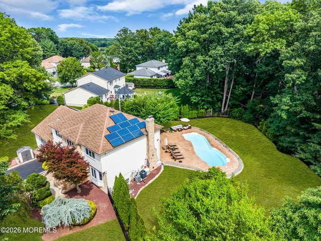 9 Woodcrest Terrace, Englishtown, NJ 07726