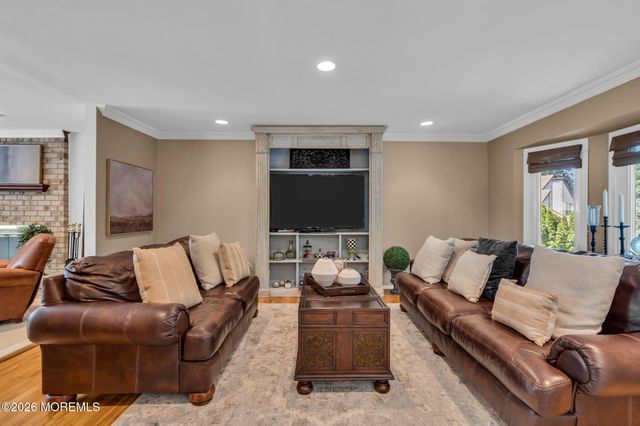 9 Woodcrest Terrace, Englishtown, NJ 07726