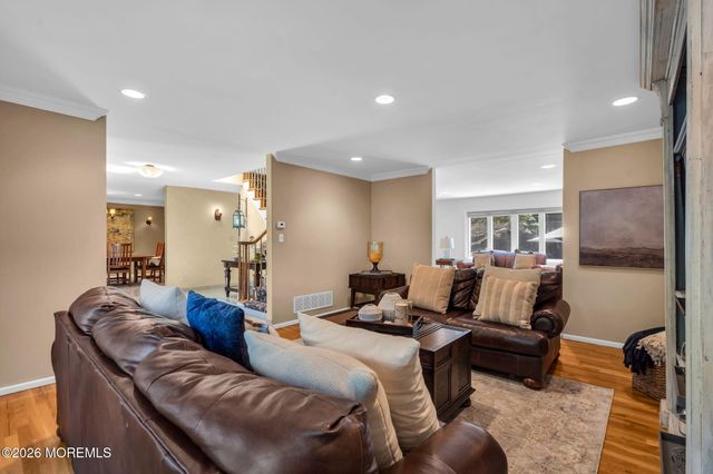 9 Woodcrest Terrace, Englishtown, NJ 07726