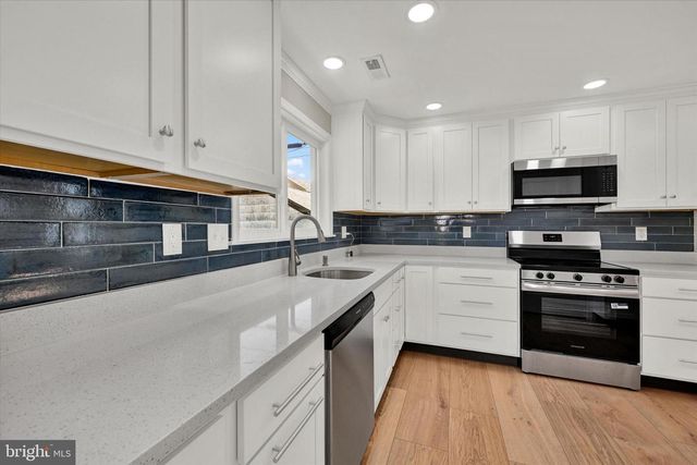 100 FULLER AVE, Baltimore, MD 21206