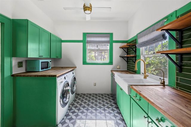 1024 23RD AVENUE N, St Petersburg, FL 33704