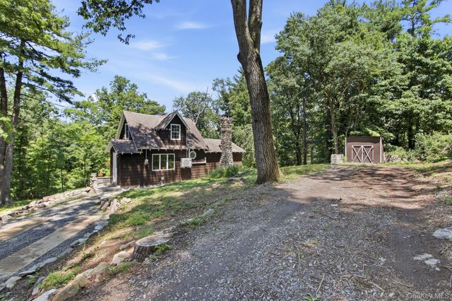 27 Rumsey Road, Greenwood Lake, NY 10925