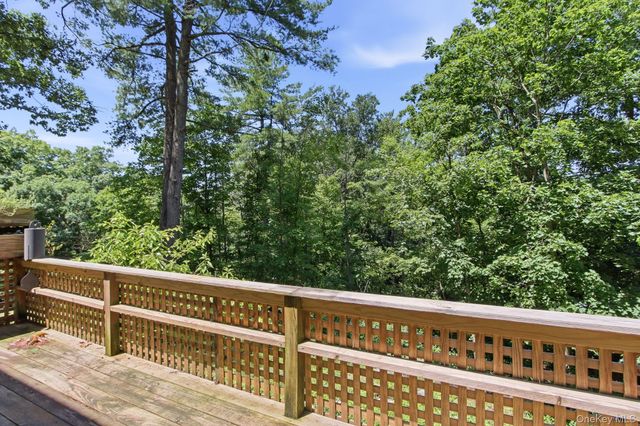 27 Rumsey Road, Greenwood Lake, NY 10925