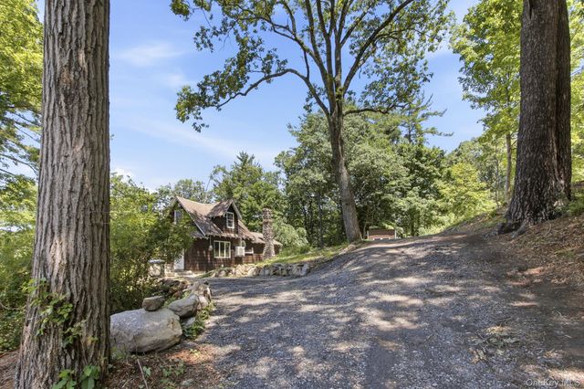 27 Rumsey Road, Greenwood Lake, NY 10925