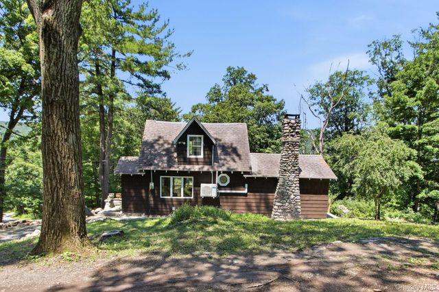 27 Rumsey Road, Greenwood Lake, NY 10925