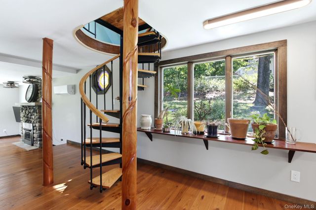 27 Rumsey Road, Greenwood Lake, NY 10925