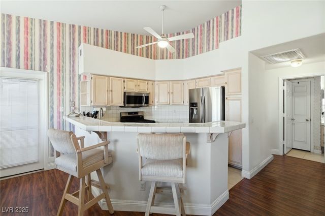 5225 West Reno Avenue 205, Las Vegas, NV 89118