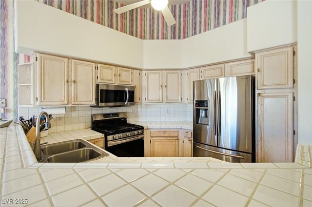 5225 West Reno Avenue 205, Las Vegas, NV 89118