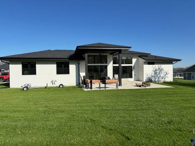 W256S6582 Pheasant DRIVE, Waukesha, WI 53189