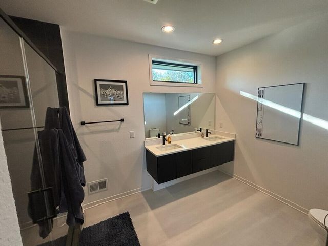 W256S6582 Pheasant DRIVE, Waukesha, WI 53189