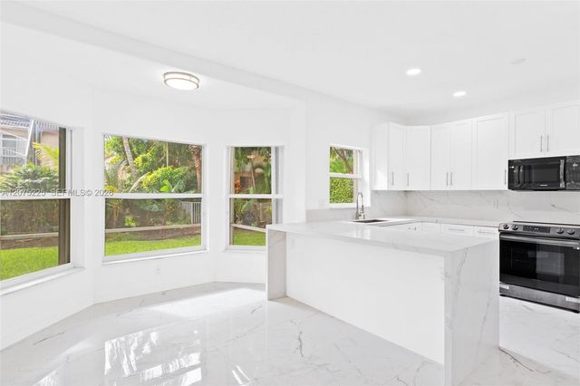 15842 SW 14 Street, Pembroke Pines, FL 33027