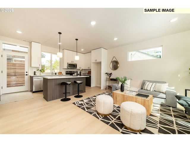 5695 Se 60th Ave, Portland, OR 97206