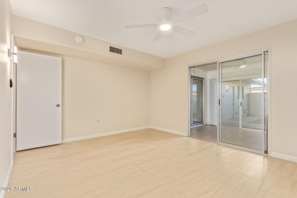 Image 13 of property listing at 17066 N 106TH Avenue, Sun City, AZ 85373