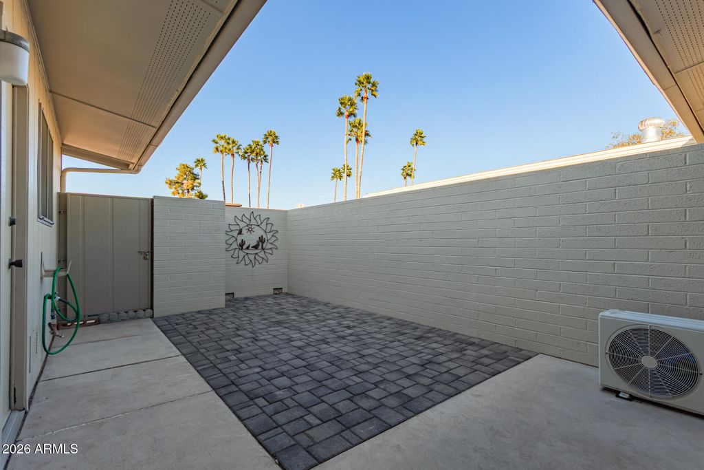 Image 21 of property listing at 17066 N 106TH Avenue, Sun City, AZ 85373