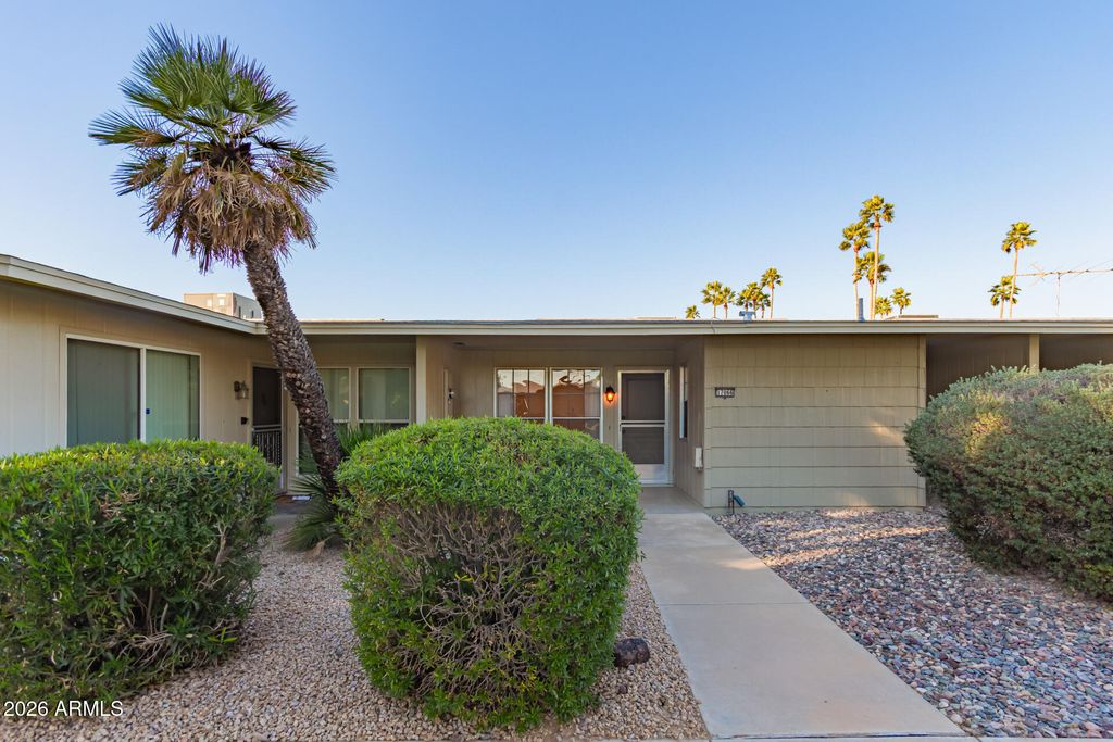 Image 25 of property listing at 17066 N 106TH Avenue, Sun City, AZ 85373