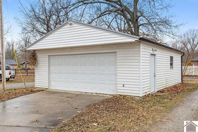 1409 HC Mathis Drive, Paducah, KY 42001