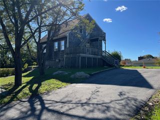 3 Buttonwood Street 2, Bristol, RI 02809