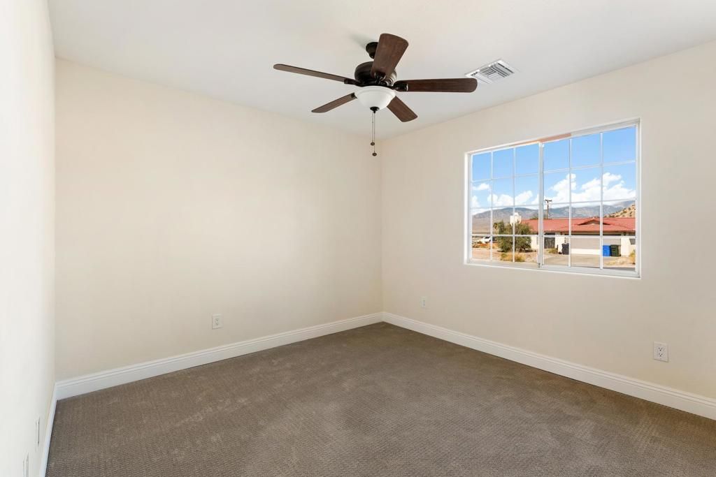 Image 14 of property listing at 9420 Vista Del Valle, Desert Hot Springs, CA 92240