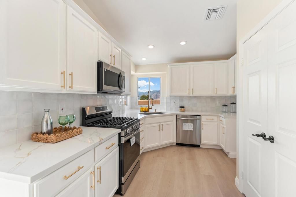 Image 22 of property listing at 9420 Vista Del Valle, Desert Hot Springs, CA 92240