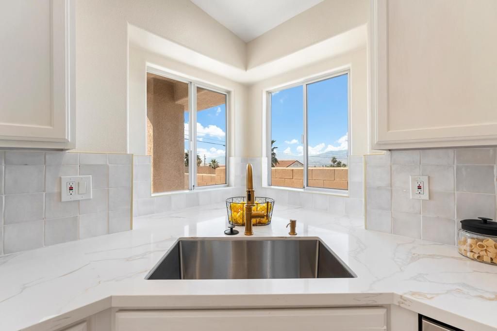 Image 24 of property listing at 9420 Vista Del Valle, Desert Hot Springs, CA 92240