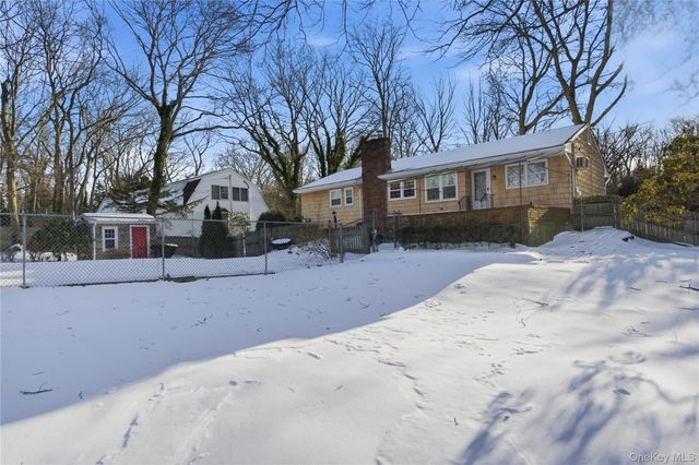 115 Red Oak Court, Port Jefferson, NY 11777