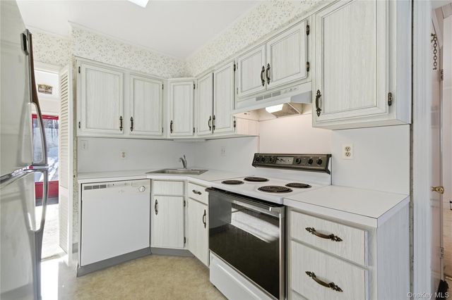 115 Red Oak Court, Port Jefferson, NY 11777