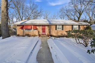 115 Red Oak Court, Port Jefferson, NY 11777