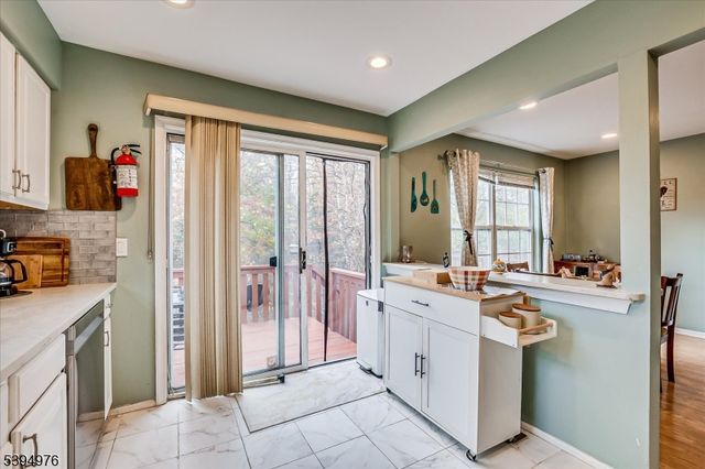 30 Dewitt Ln, Hillsborough Twp., NJ 08844