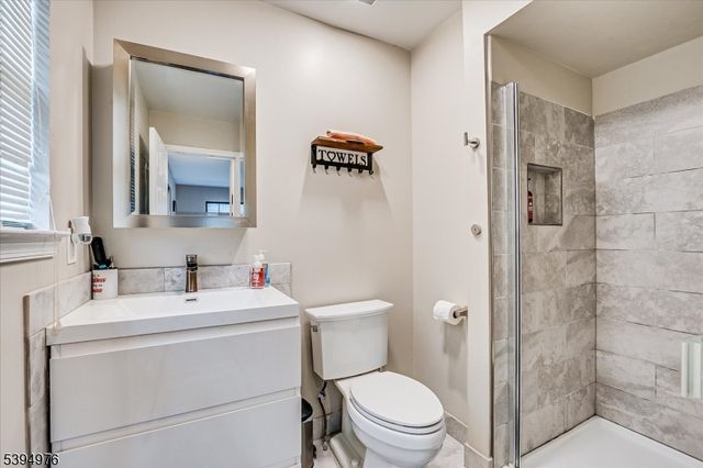 30 Dewitt Ln, Hillsborough Twp., NJ 08844