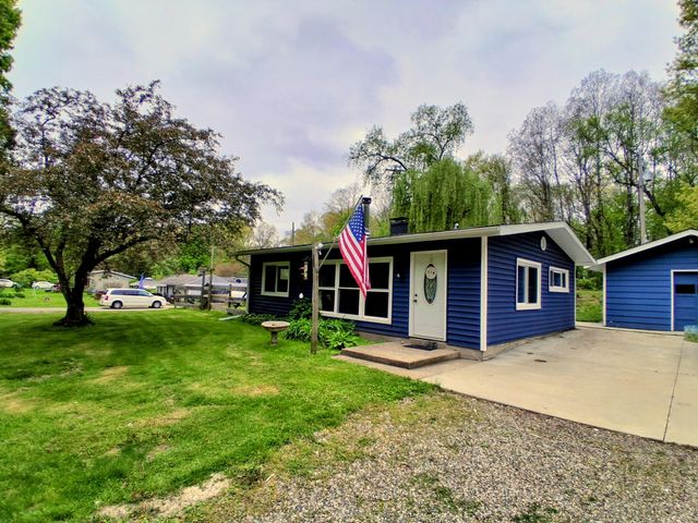 6921 N 37th Street, Richland, MI 49083