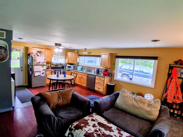 6921 N 37th Street, Richland, MI 49083