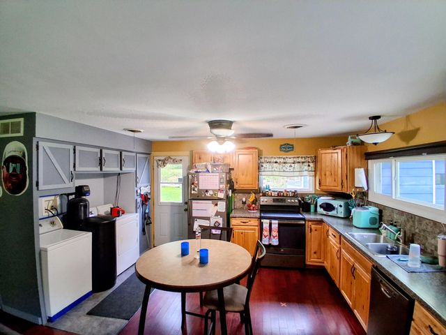 6921 N 37th Street, Richland, MI 49083