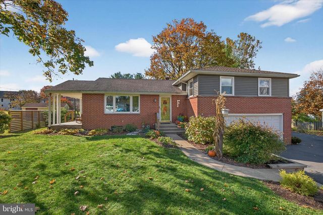 2523 MAYFAIR DR, Lancaster, PA 17603