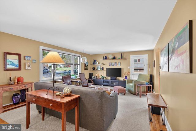 2523 MAYFAIR DR, Lancaster, PA 17603