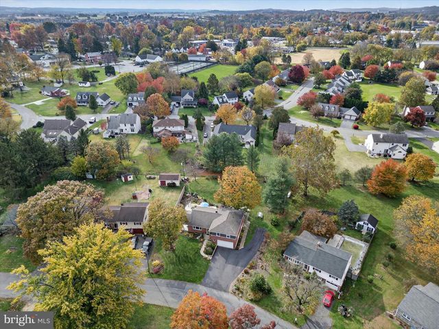 2523 MAYFAIR DR, Lancaster, PA 17603