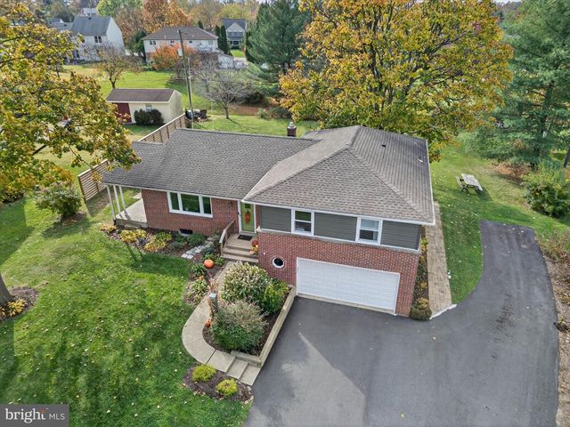 2523 MAYFAIR DR, Lancaster, PA 17603