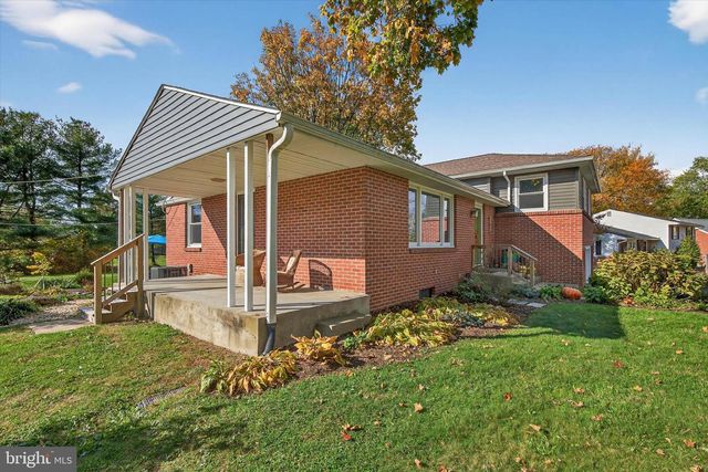 2523 MAYFAIR DR, Lancaster, PA 17603