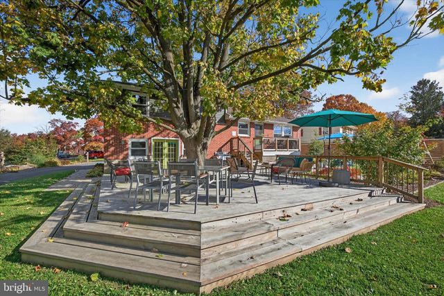 2523 MAYFAIR DR, Lancaster, PA 17603