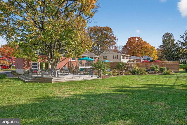 2523 MAYFAIR DR, Lancaster, PA 17603