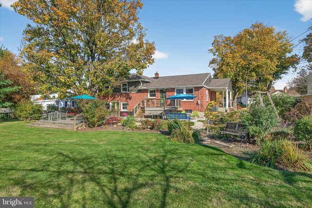 2523 MAYFAIR DR, Lancaster, PA 17603