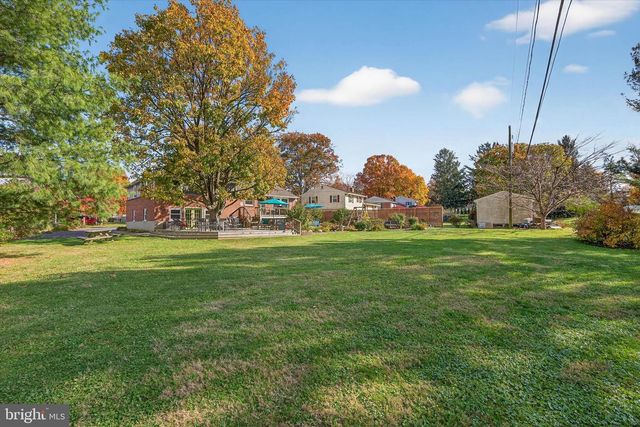 2523 MAYFAIR DR, Lancaster, PA 17603