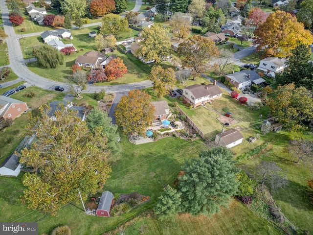 2523 MAYFAIR DR, Lancaster, PA 17603