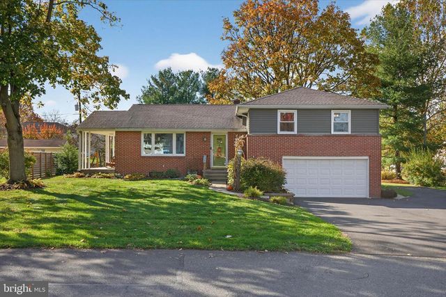 2523 MAYFAIR DR, Lancaster, PA 17603
