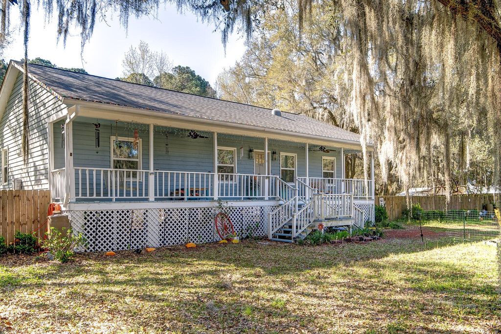 445 Dupre Road, Mcclellanville, SC 29458