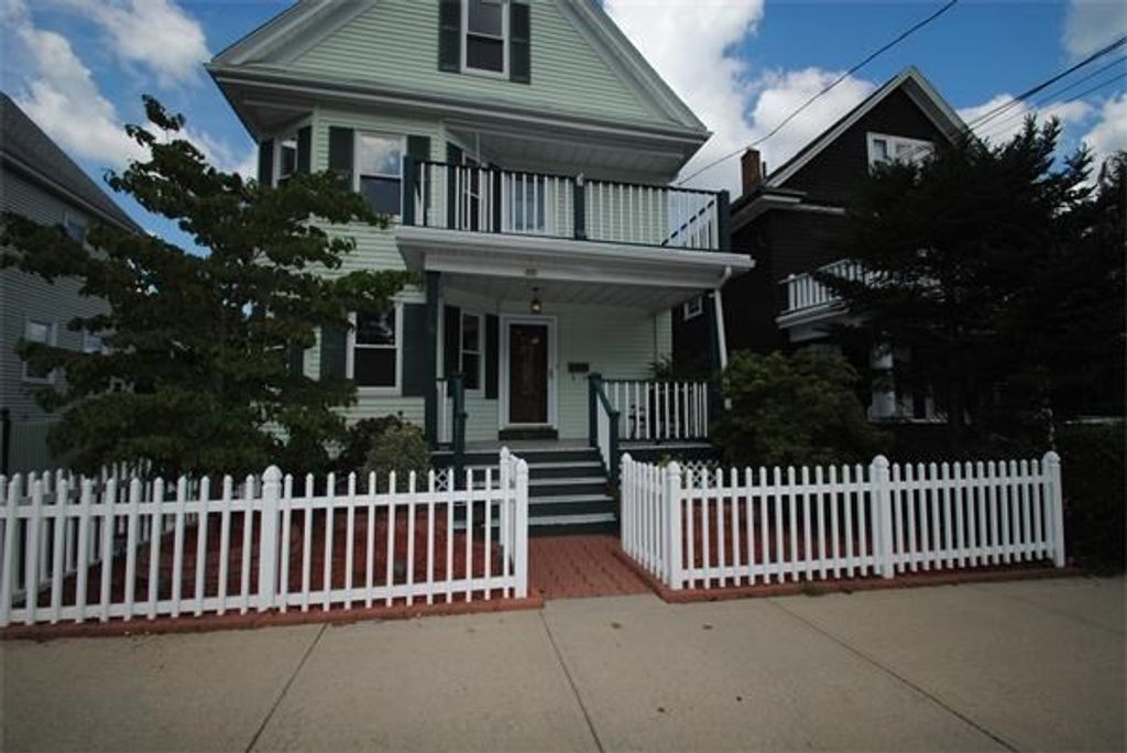 141 George St, Medford, MA 02155