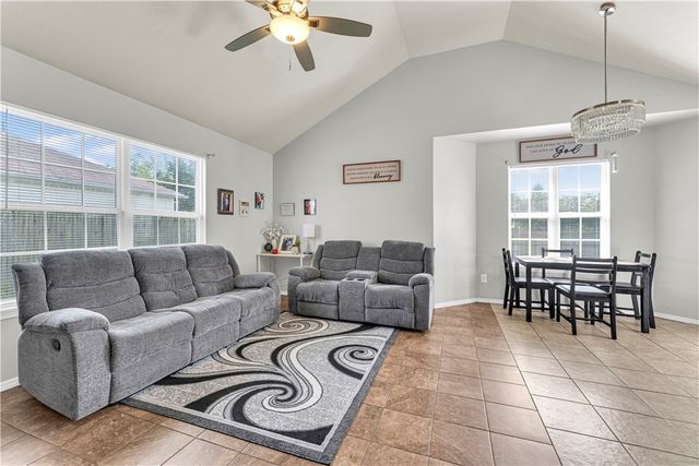 389 Cascade Circle, Springdale, AR 72764