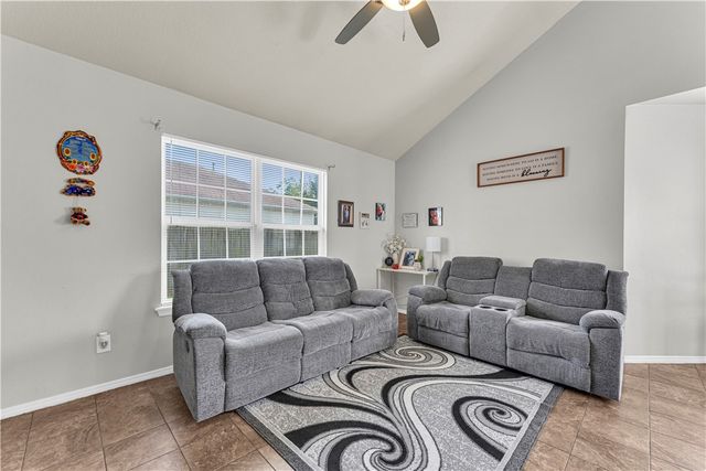 389 Cascade Circle, Springdale, AR 72764