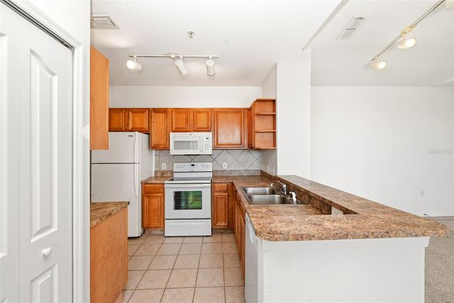 6169 METROWEST BOULEVARD 305, Orlando, FL 32835