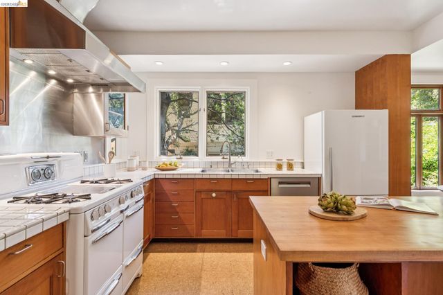 1490 Arch St, Berkeley, CA 94708